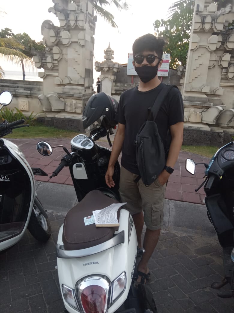 Tour di Kuta, Legian dan Seminyak dengan rental motor di Bali